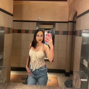 Meet your Posher, Pricilla